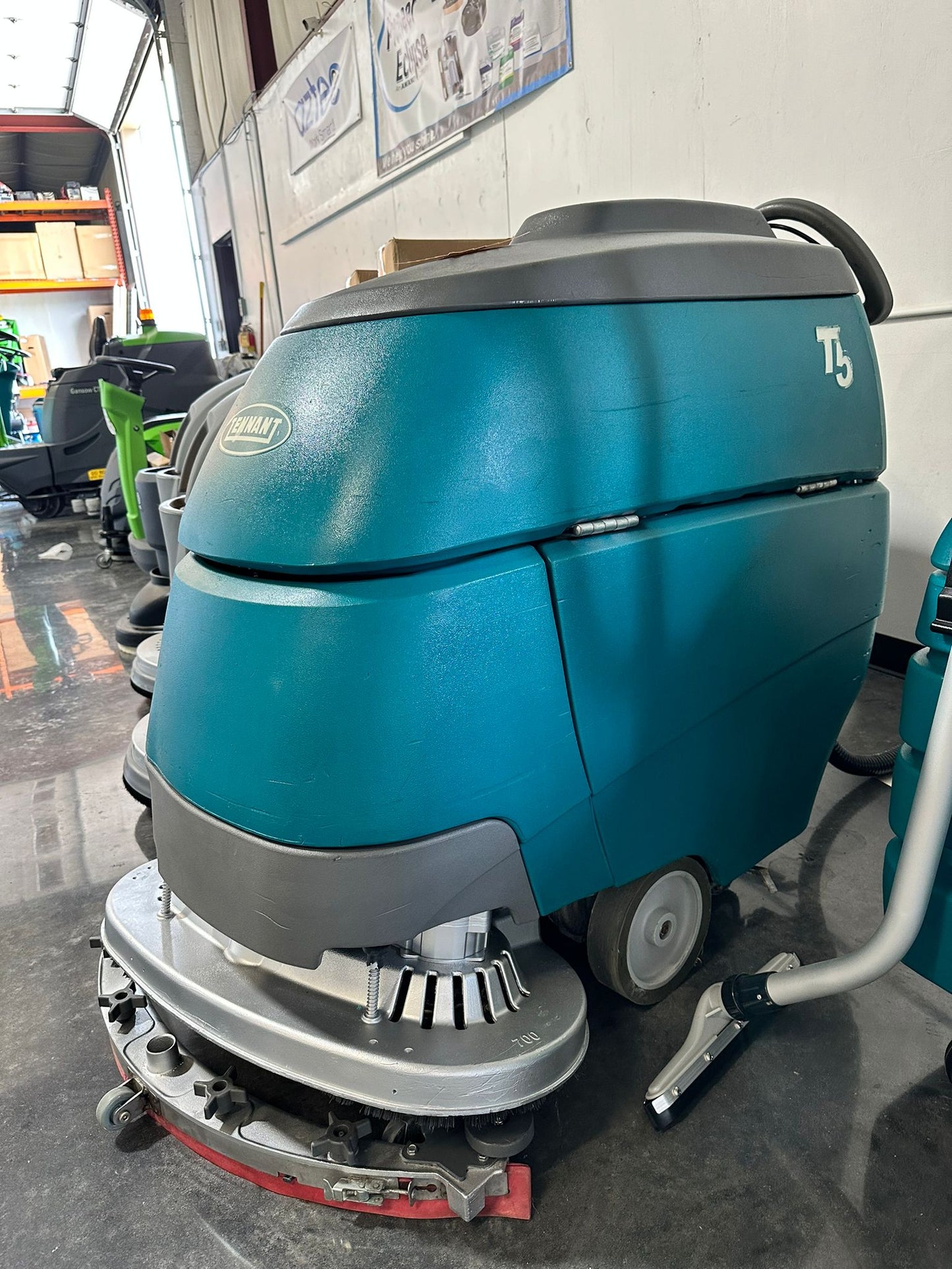 Refurbished Tennant T5 32''Floor Scrubber