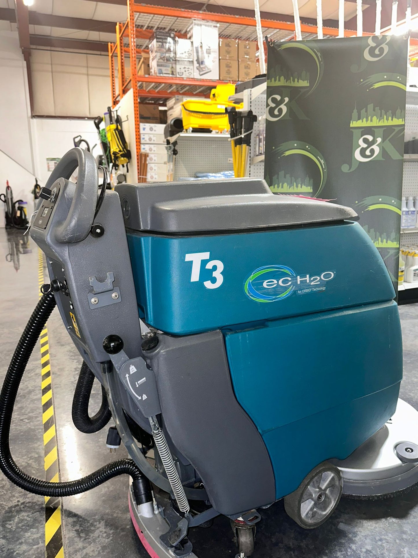 Tennant 3 ECO H20 Scrubber - 20", Pad Assist (REFURBISHED)